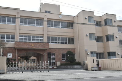 山梨小学校
