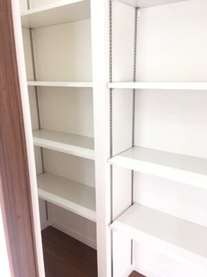 上今井11号棟パントリー収納