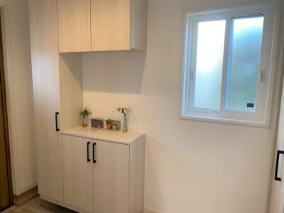 小松E号棟玄関収納