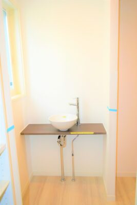 玄関前の手洗い場