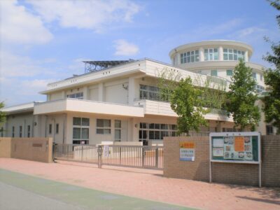 石和西小学校