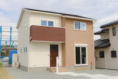 山梨県甲斐市下今井F12号棟の外観