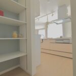 山梨県甲府市増坪町C7号棟のウォークスルーパントリー