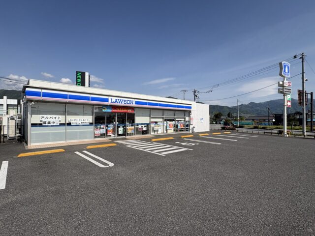 ローソン塩山下塩後店