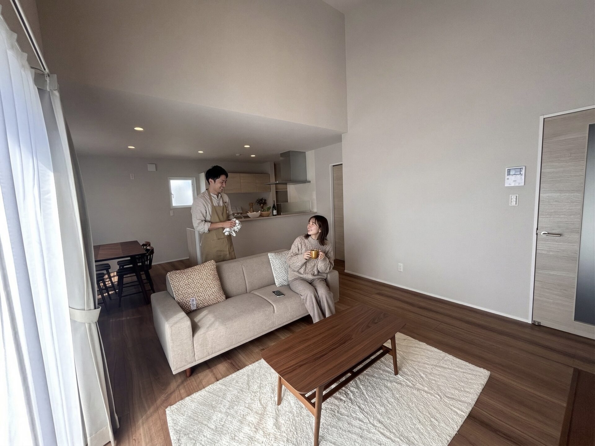 山梨県南アルプス市寺部B 32号棟（建売住宅）のリビング