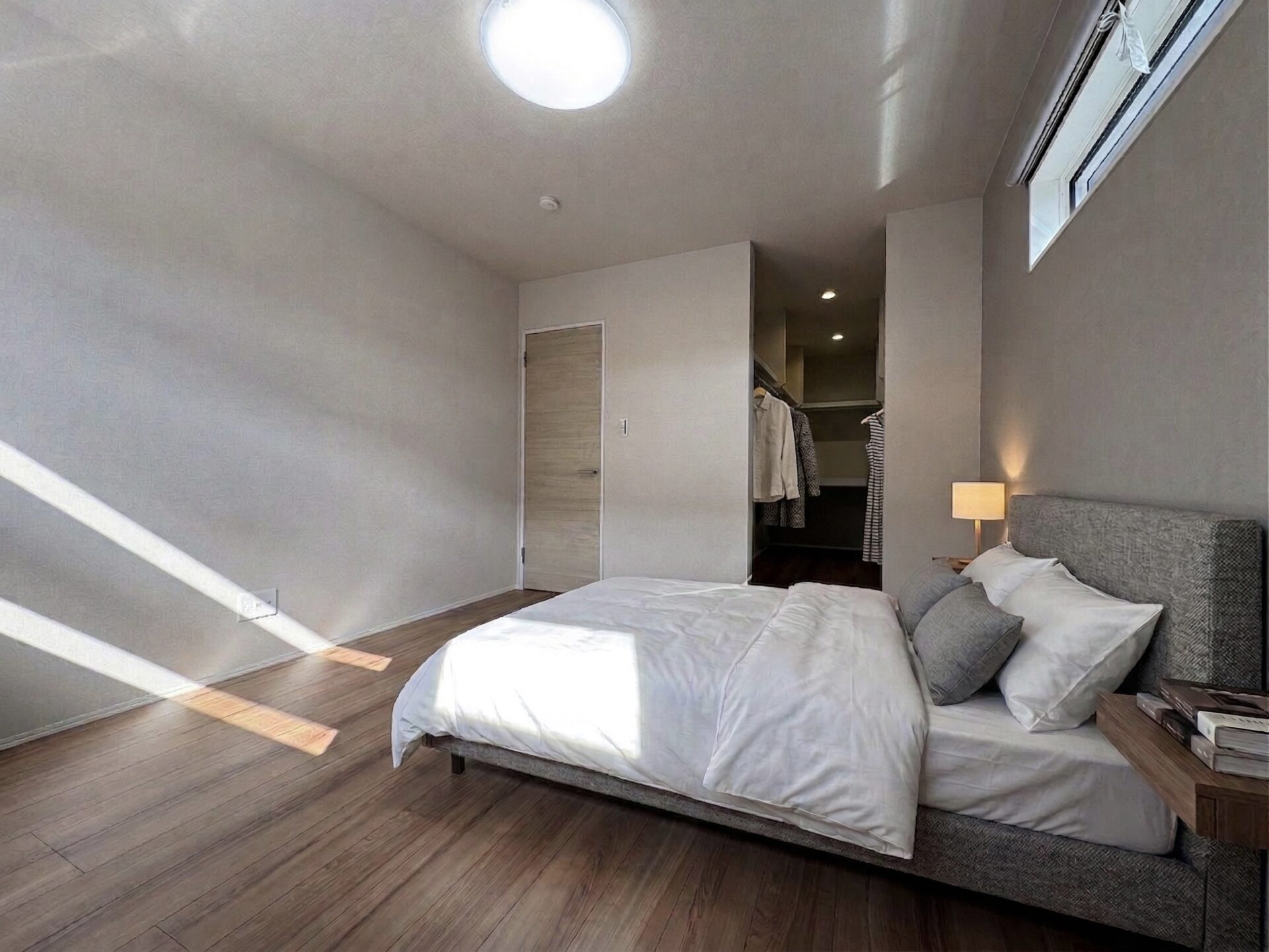 山梨県南アルプス市寺部B 32号棟（建売住宅）の寝室