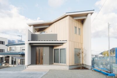 山梨県富士吉田市小明見A9号棟（街かどモデル）の外観