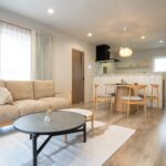 山梨県富士吉田市小明見A9号棟（街かどモデル）のリビング