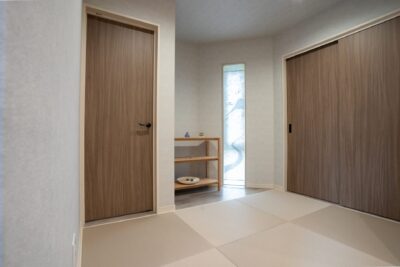 山梨県富士吉田市小明見A9号棟（街かどモデル）の畳コーナー