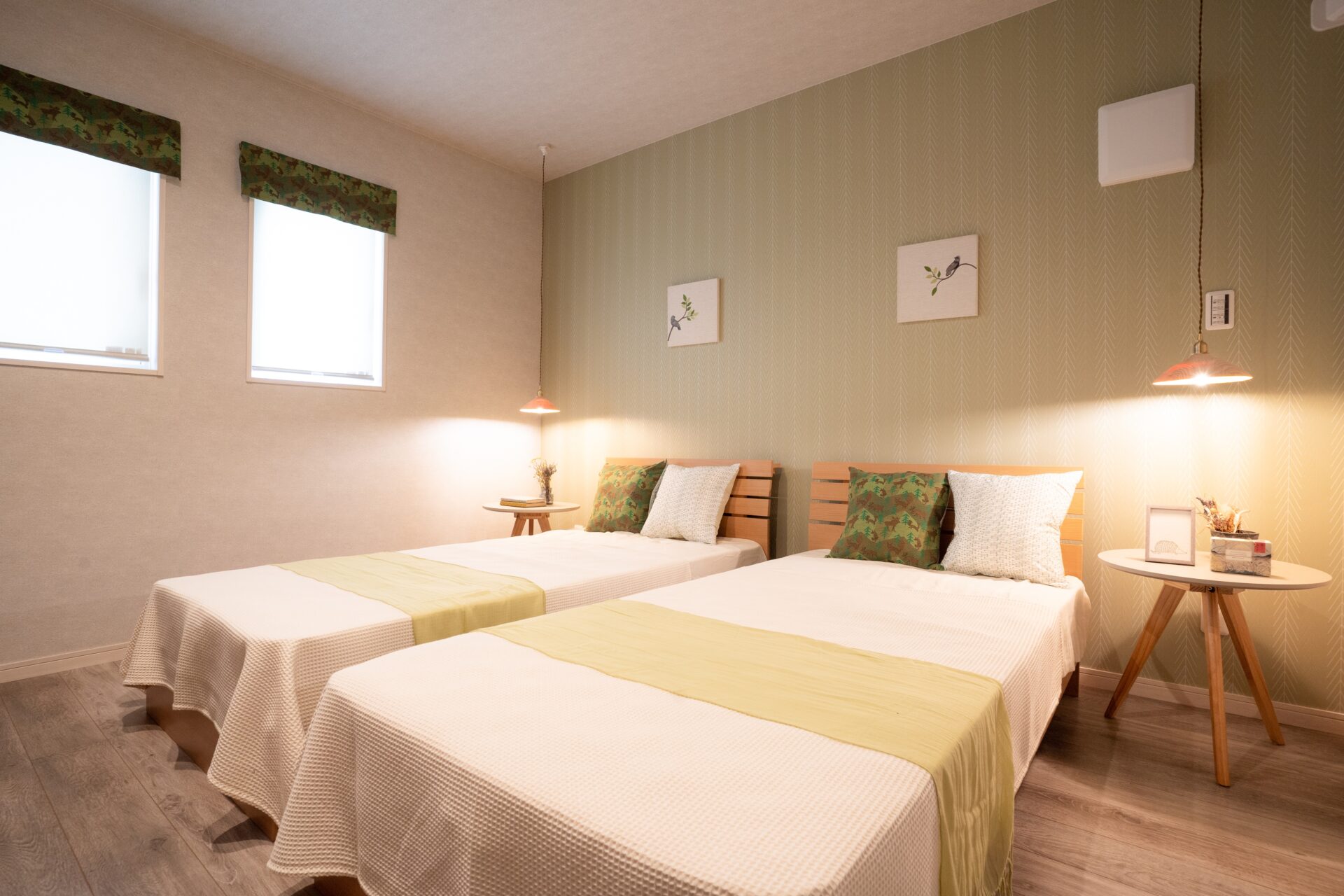 山梨県富士吉田市小明見A9号棟（街かどモデル）の主寝室