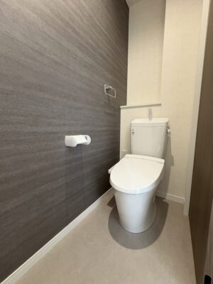 西甲府住宅ROOM TOUR #38 　1Fトイレ