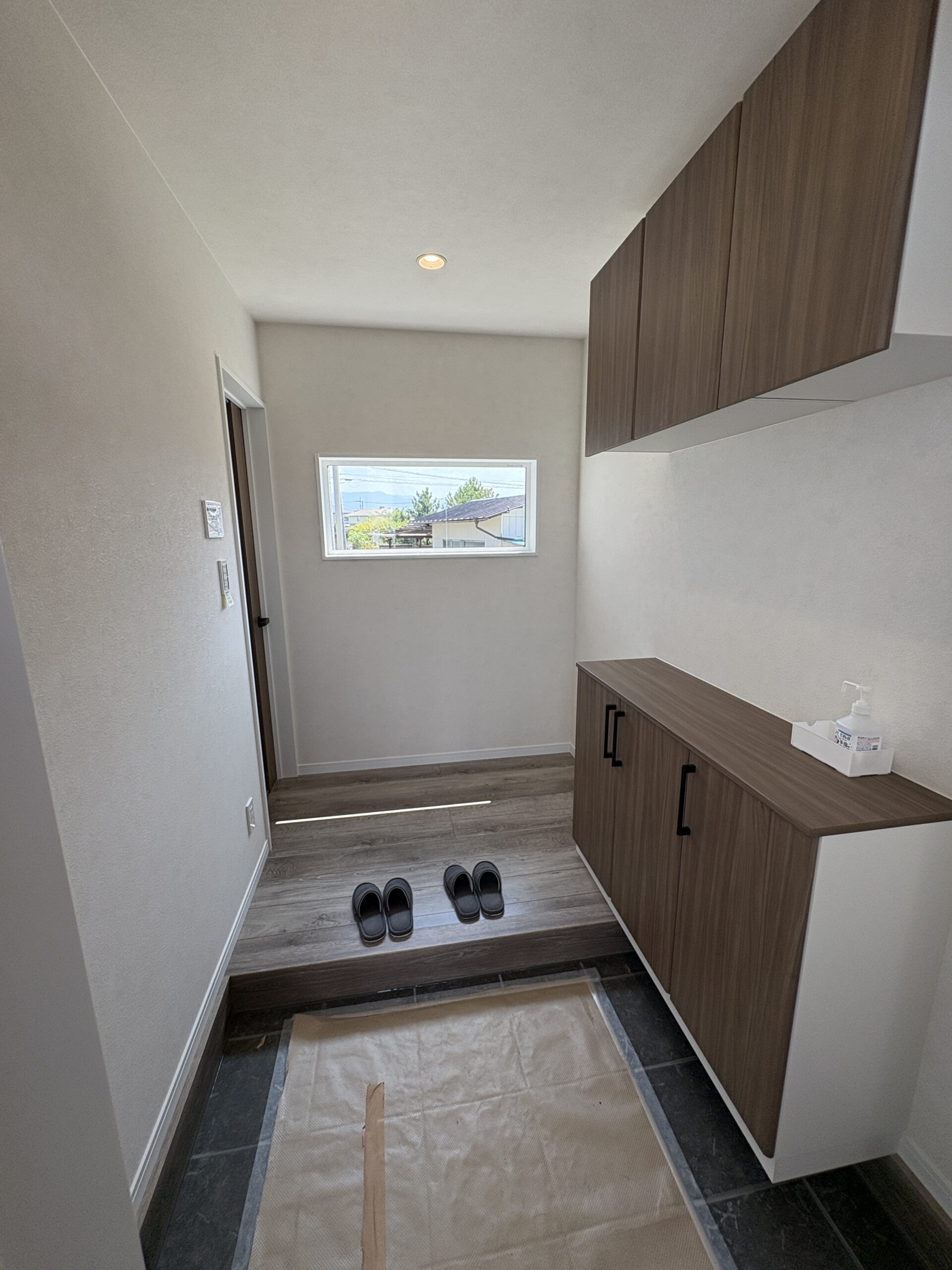 西甲府住宅ROOM TOUR #38 　玄関