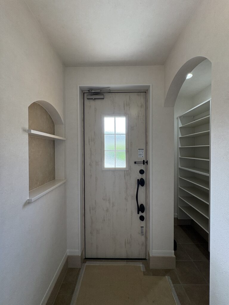 西甲府住宅ROOM TOUR #41　玄関