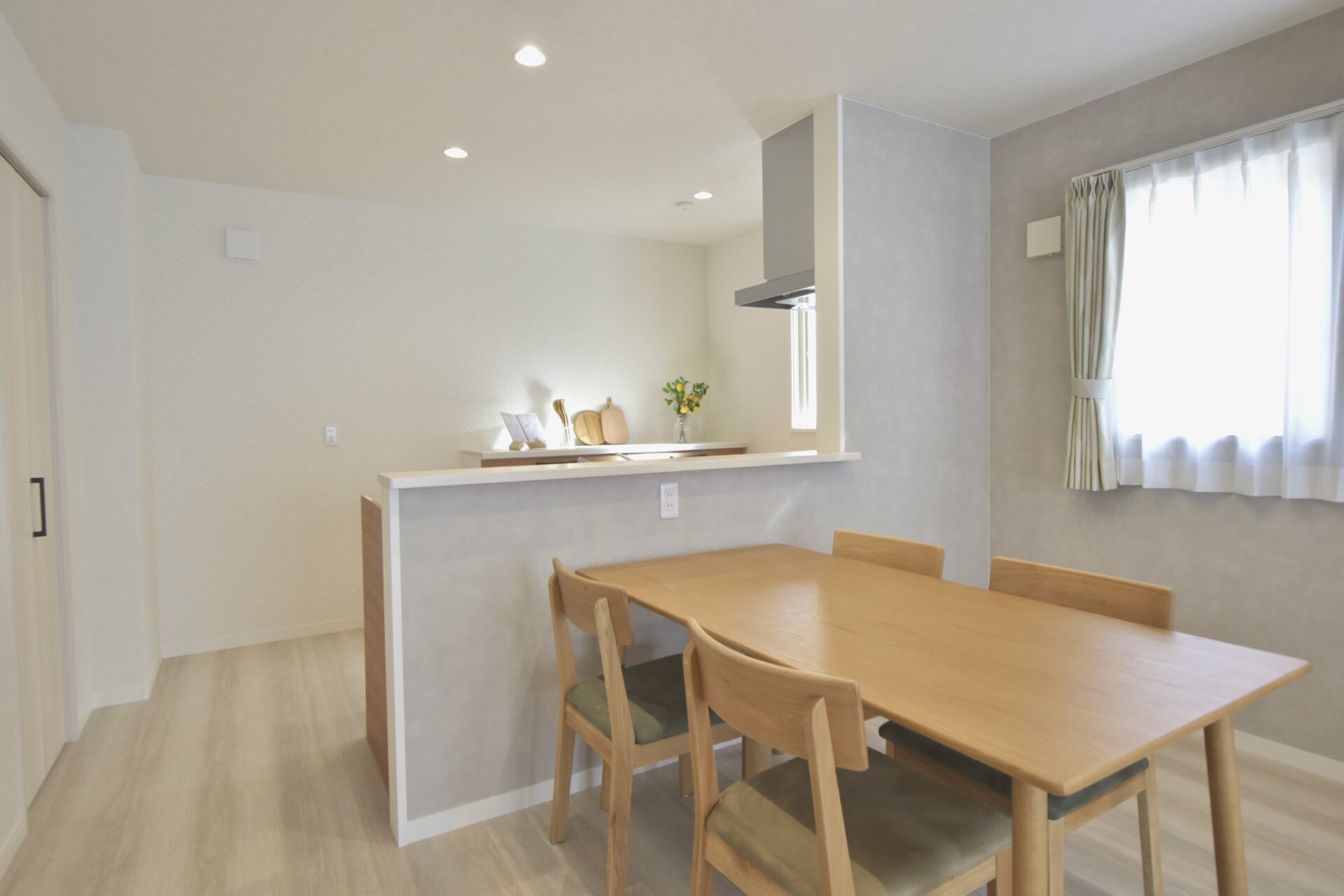 山梨県甲斐市下今井F12号棟のダイニング・キッチン