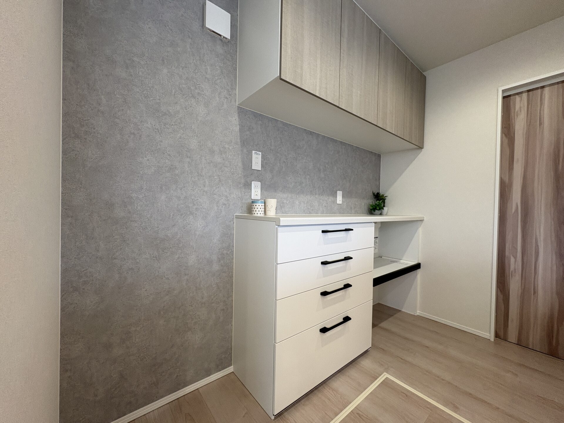 山梨県南アルプス市野牛島H 4号棟（建売住宅）のキッチン収納