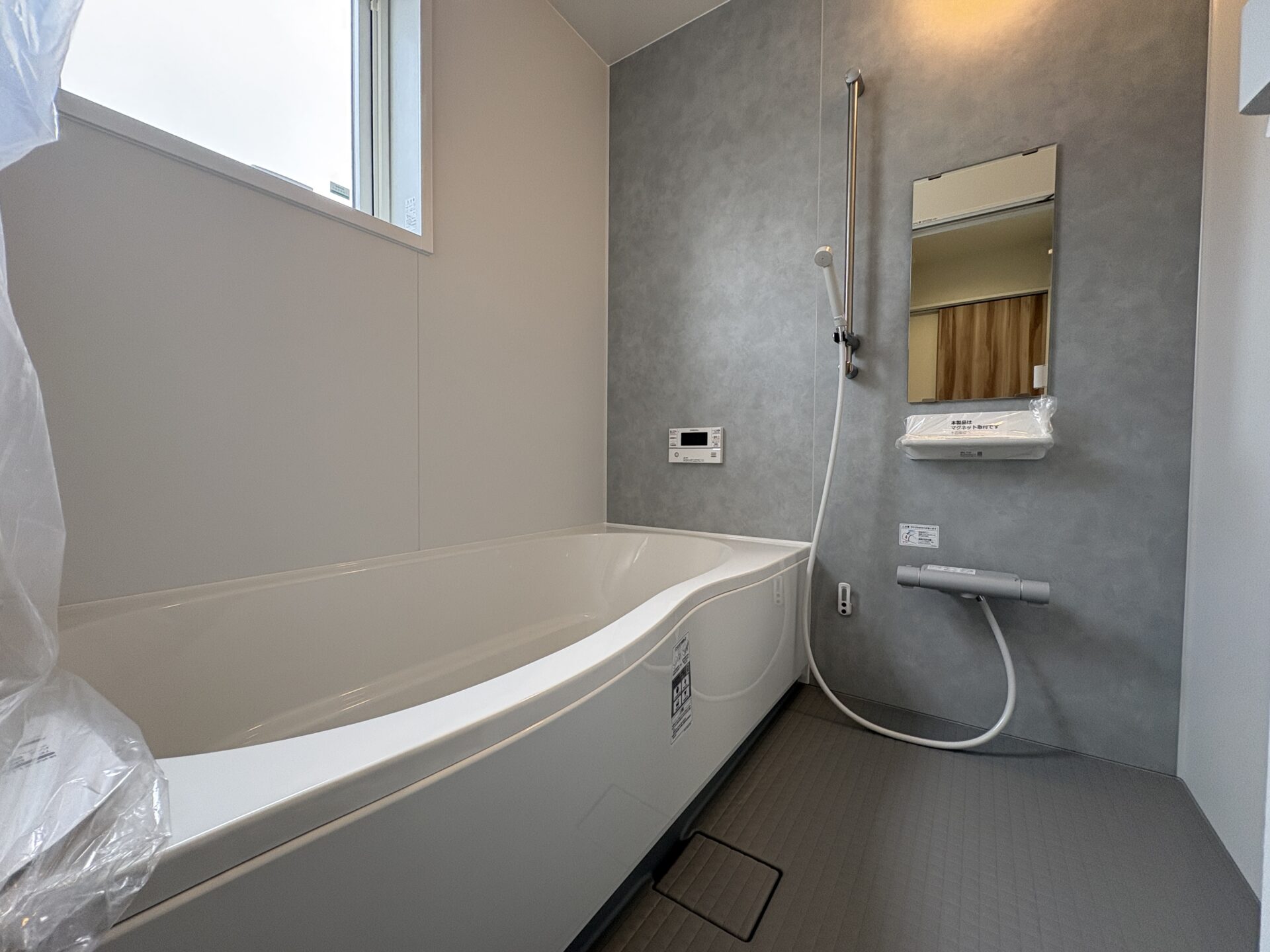 山梨県南アルプス市野牛島H 4号棟（建売住宅）のLIXIlシステムバスルーム