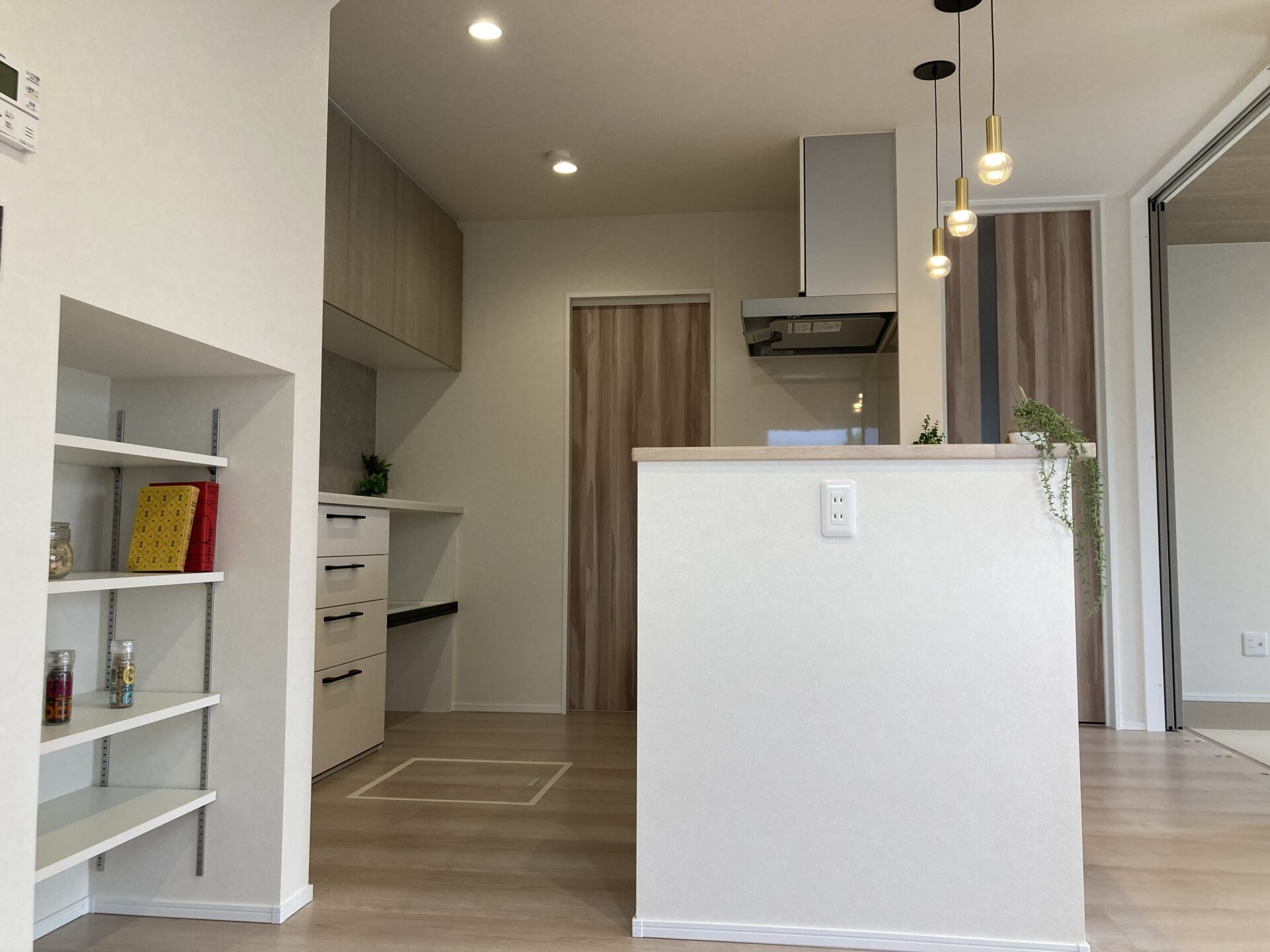 山梨県南アルプス市野牛島H 4号棟（建売住宅）のキッチン