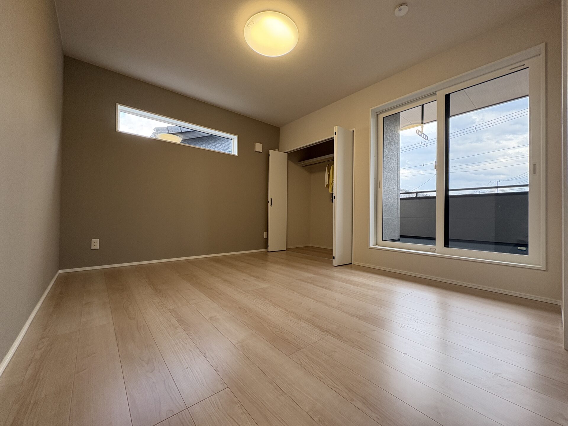 山梨県南アルプス市野牛島H 4号棟（建売住宅）の寝室