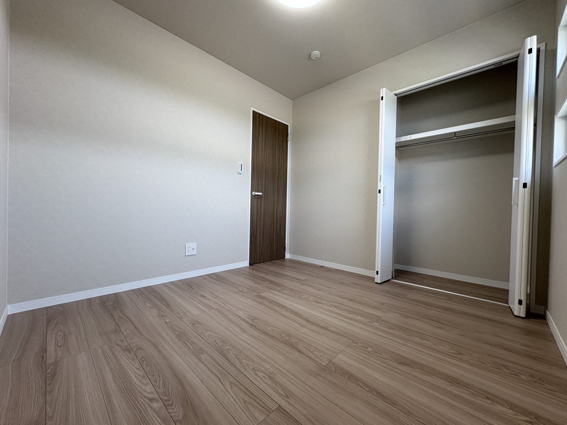 西甲府住宅ROOM TOUR #37　洋室-2