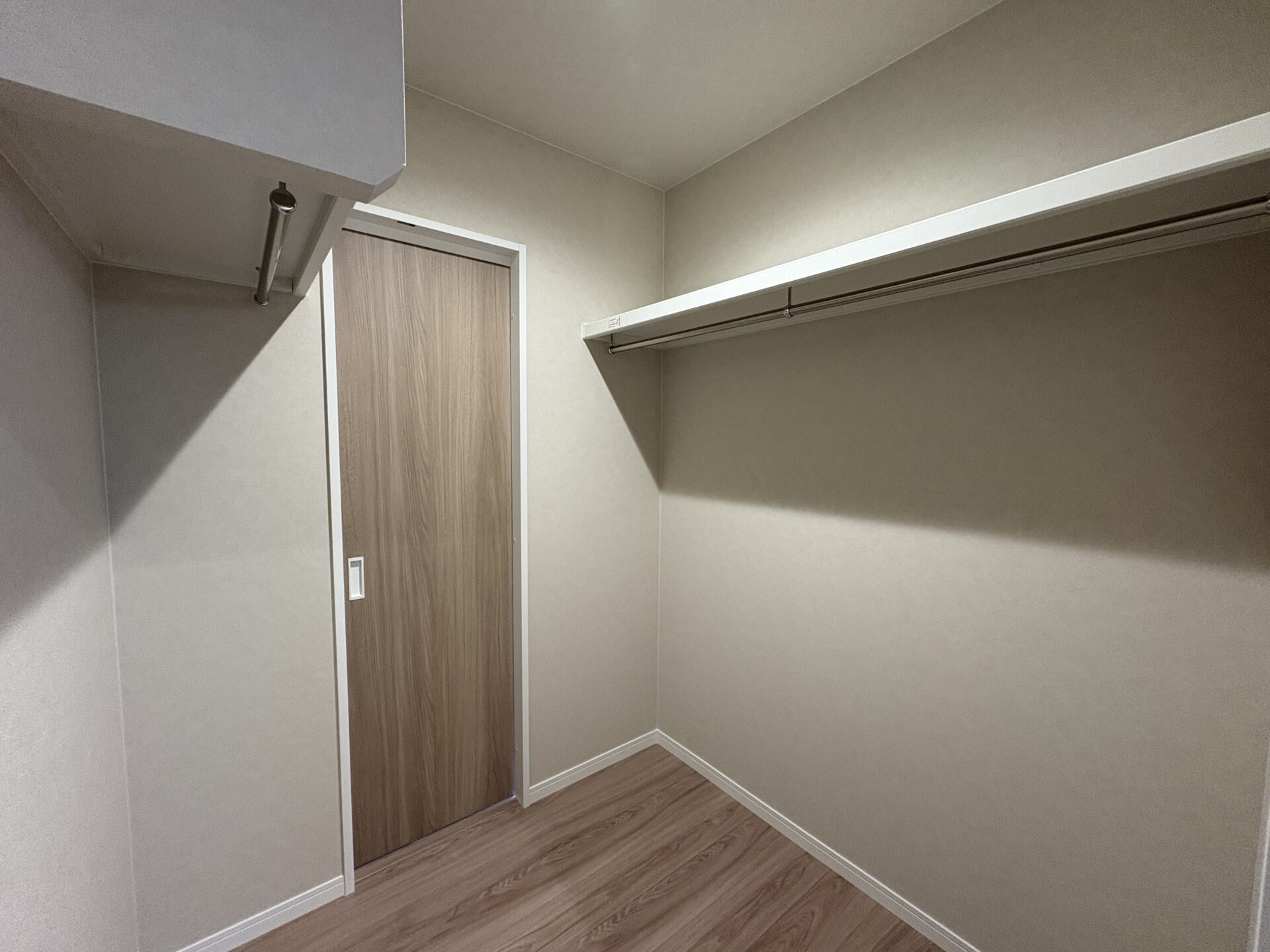 西甲府住宅ROOM TOUR #37　ファミリークローゼット