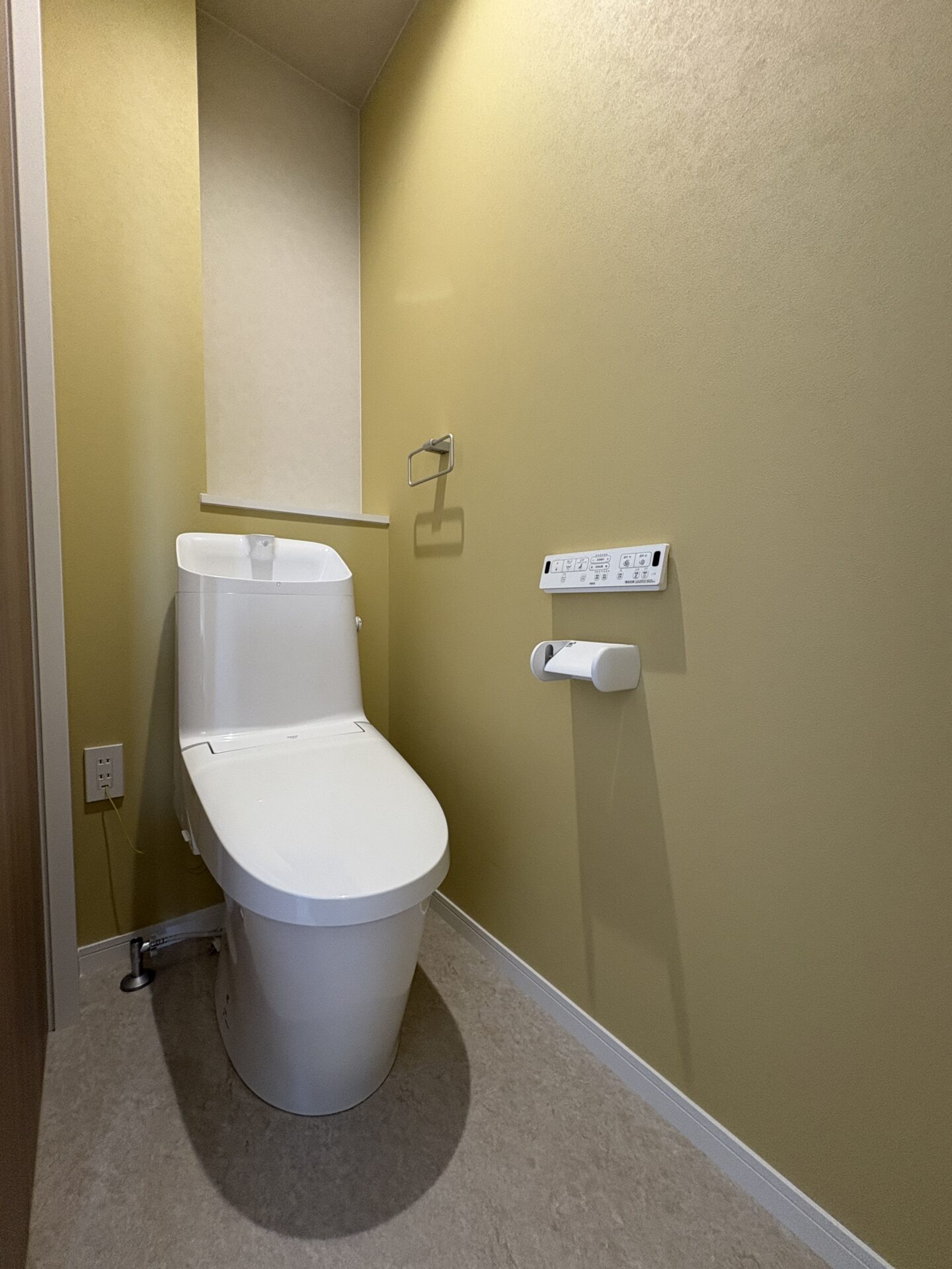 西甲府住宅ROOM TOUR #37　1Fトイレ