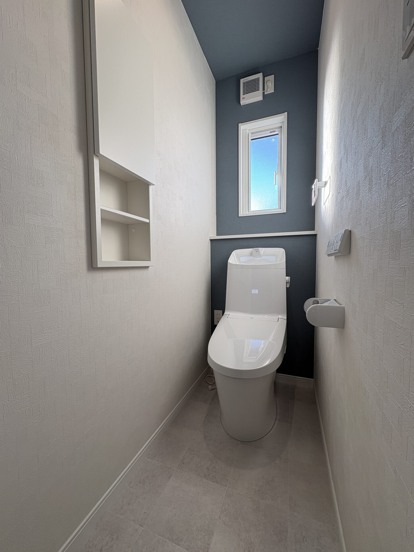 西甲府住宅ROOM TOUR #42　2Fトイレ