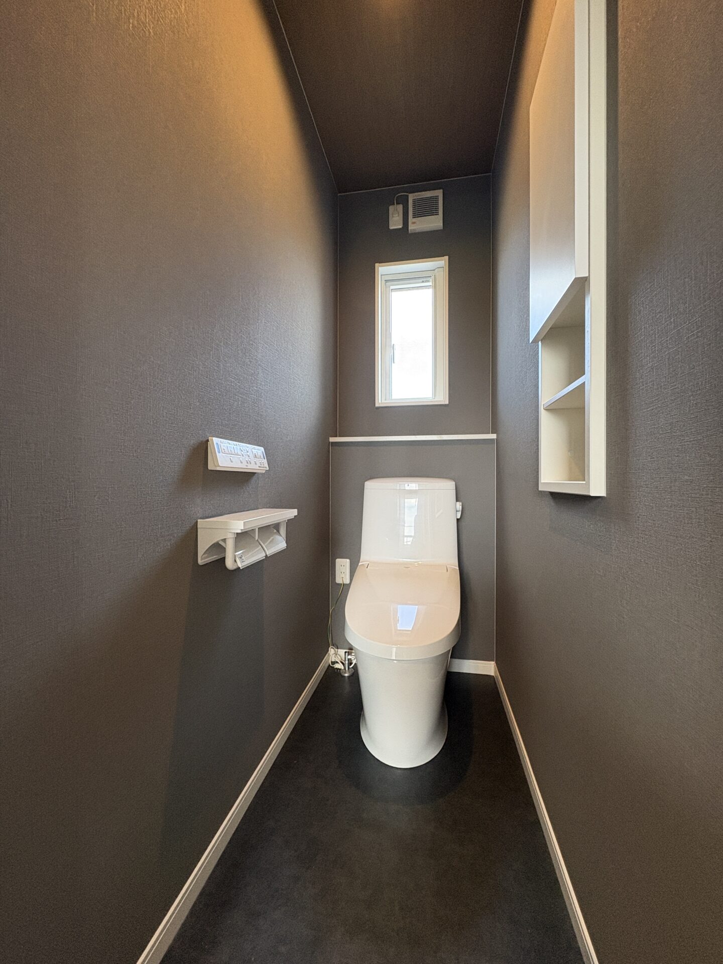 西甲府住宅ROOM TOUR #43　2Fトイレ