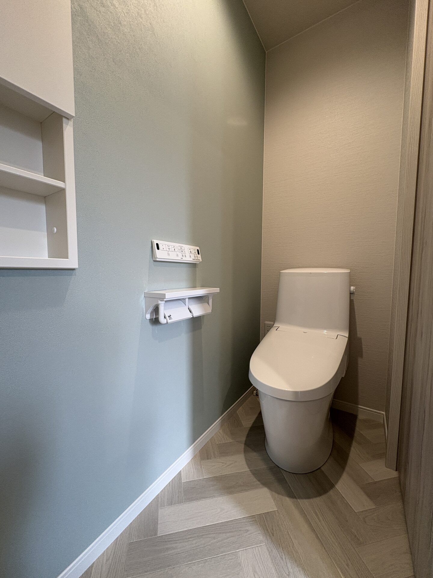 西甲府住宅ROOM TOUR #43　1Fトイレ