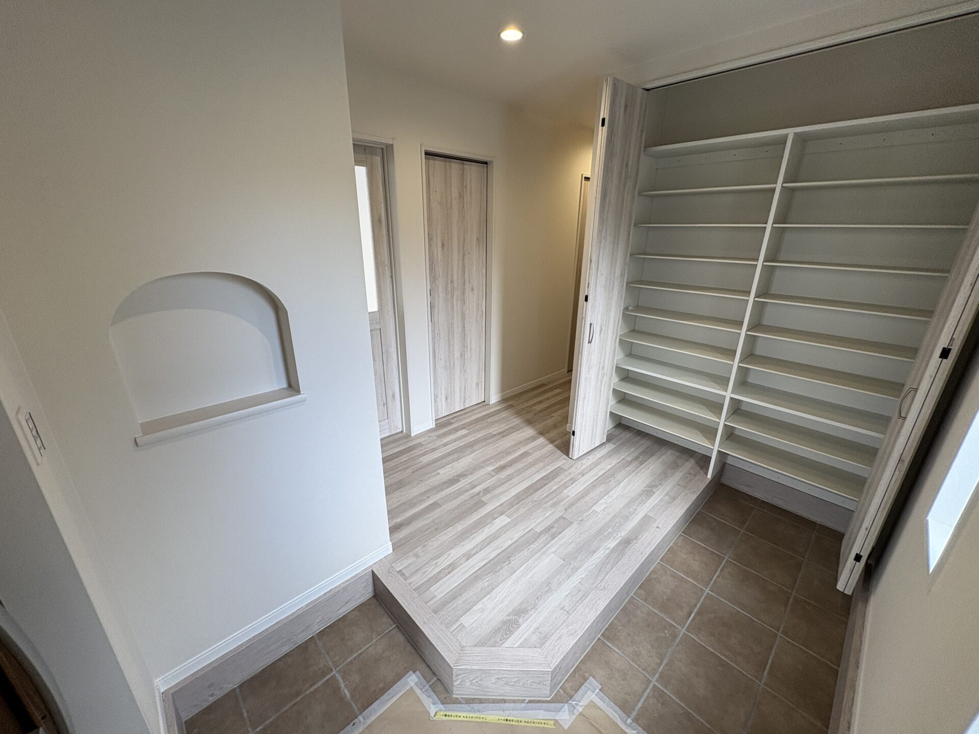 西甲府住宅ROOM TOUR #43　玄関