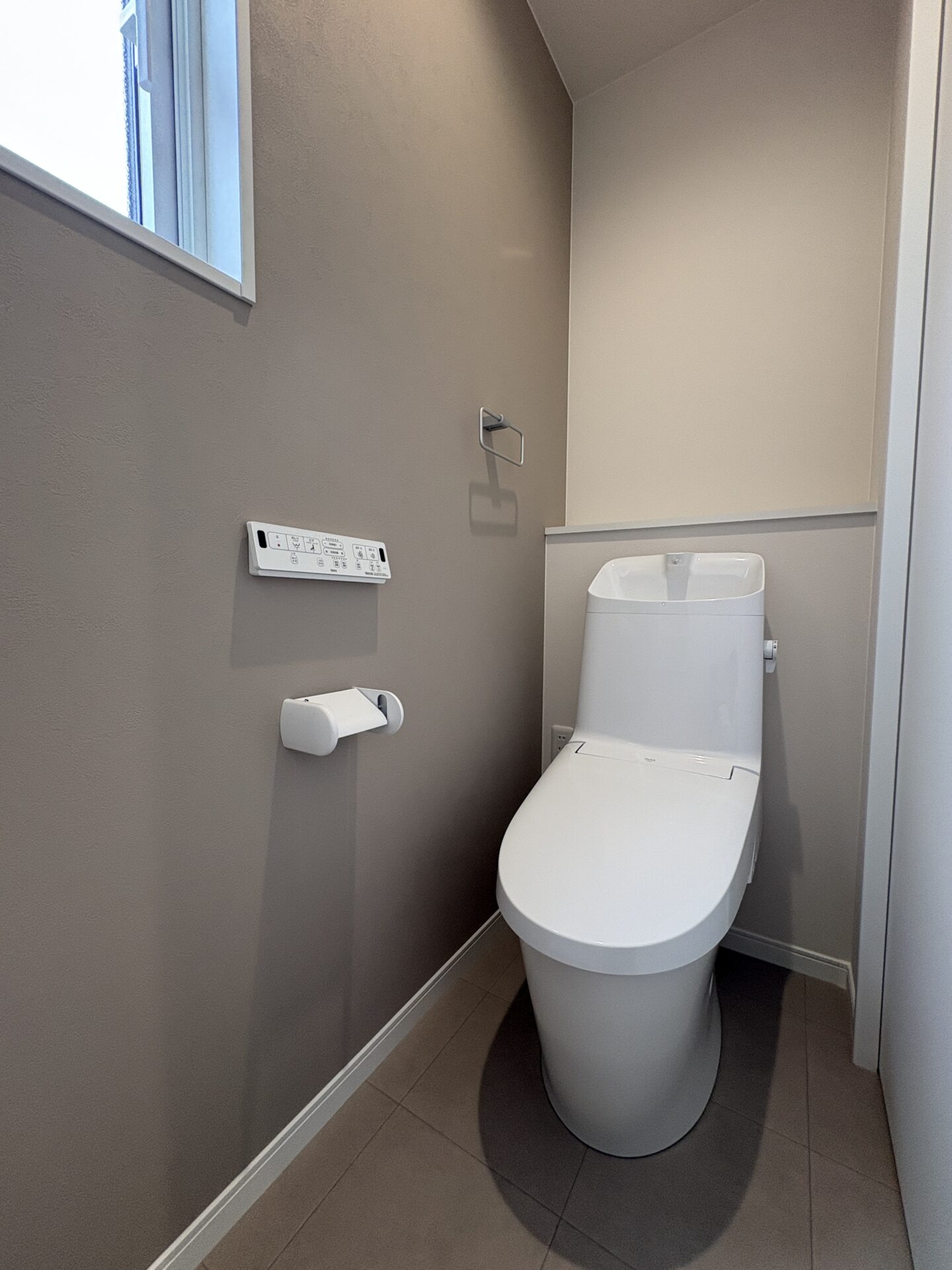 西甲府住宅ROOM TOUR #44　2Fトイレ