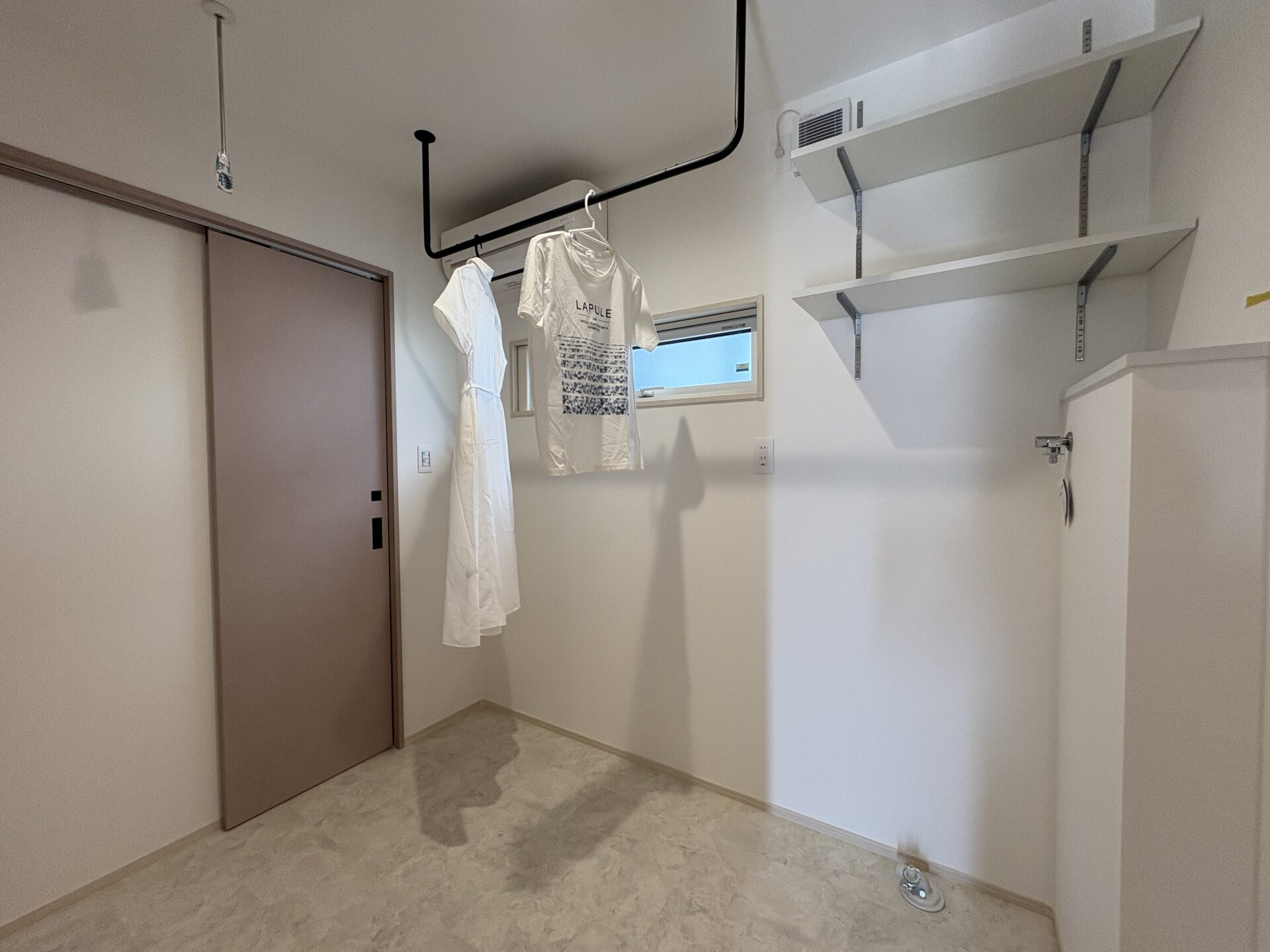 西甲府住宅ROOM TOUR #46　脱衣室