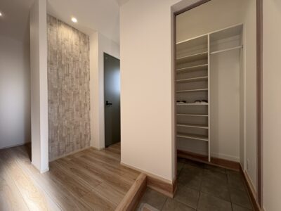 西甲府住宅ROOM TOUR #46　玄関