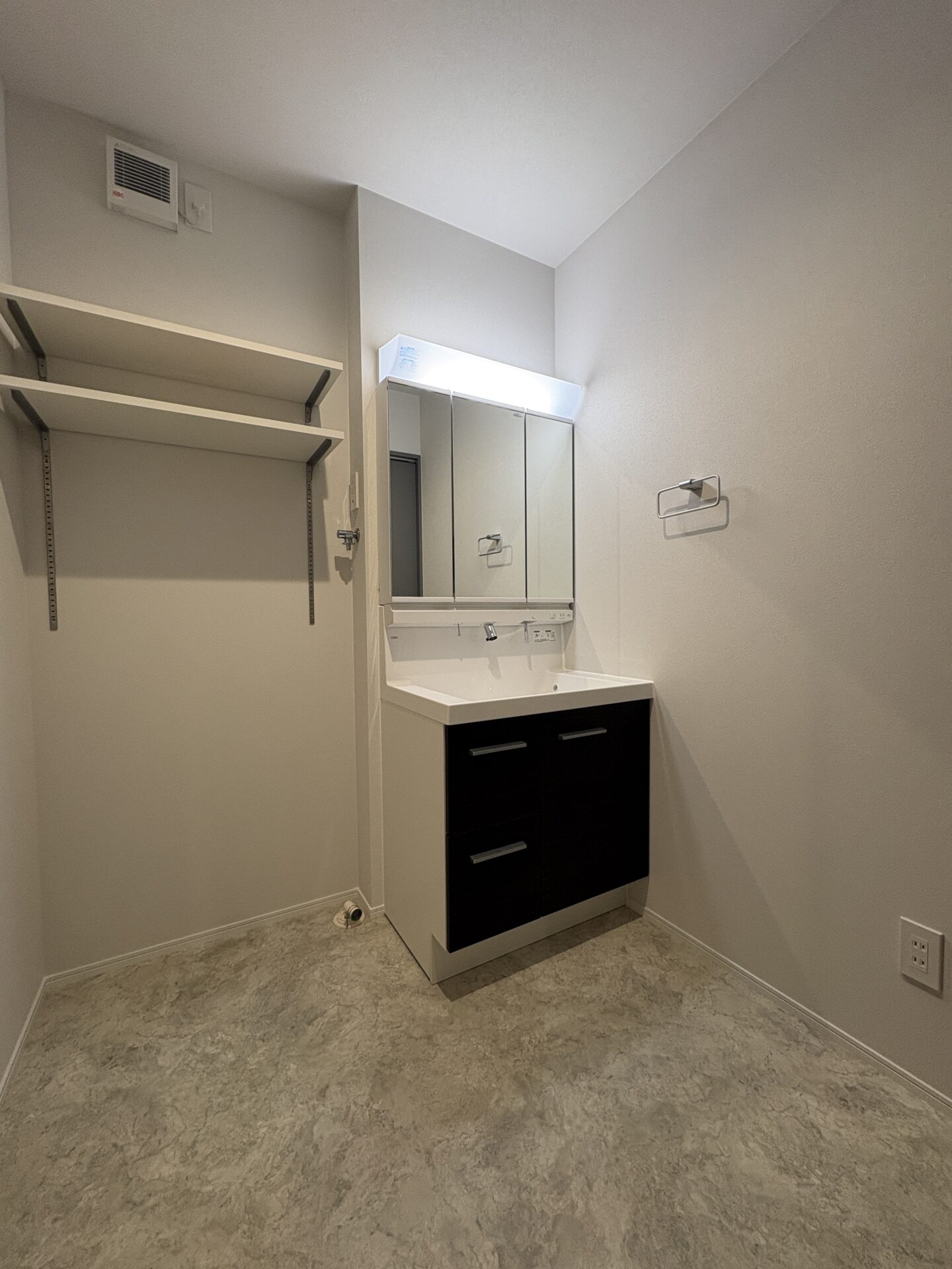 西甲府住宅ROOM TOUR #47　洗面脱衣室