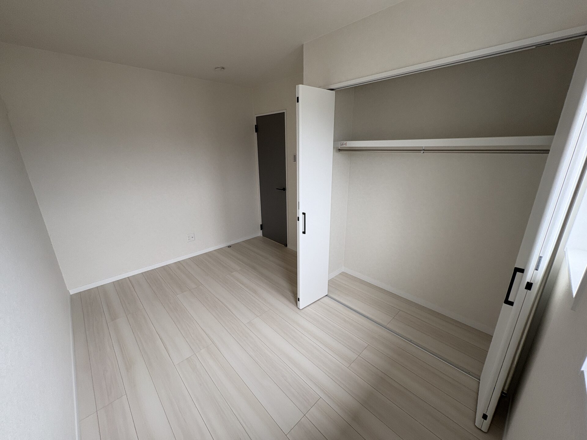 西甲府住宅ROOM TOUR #26　洋室-2