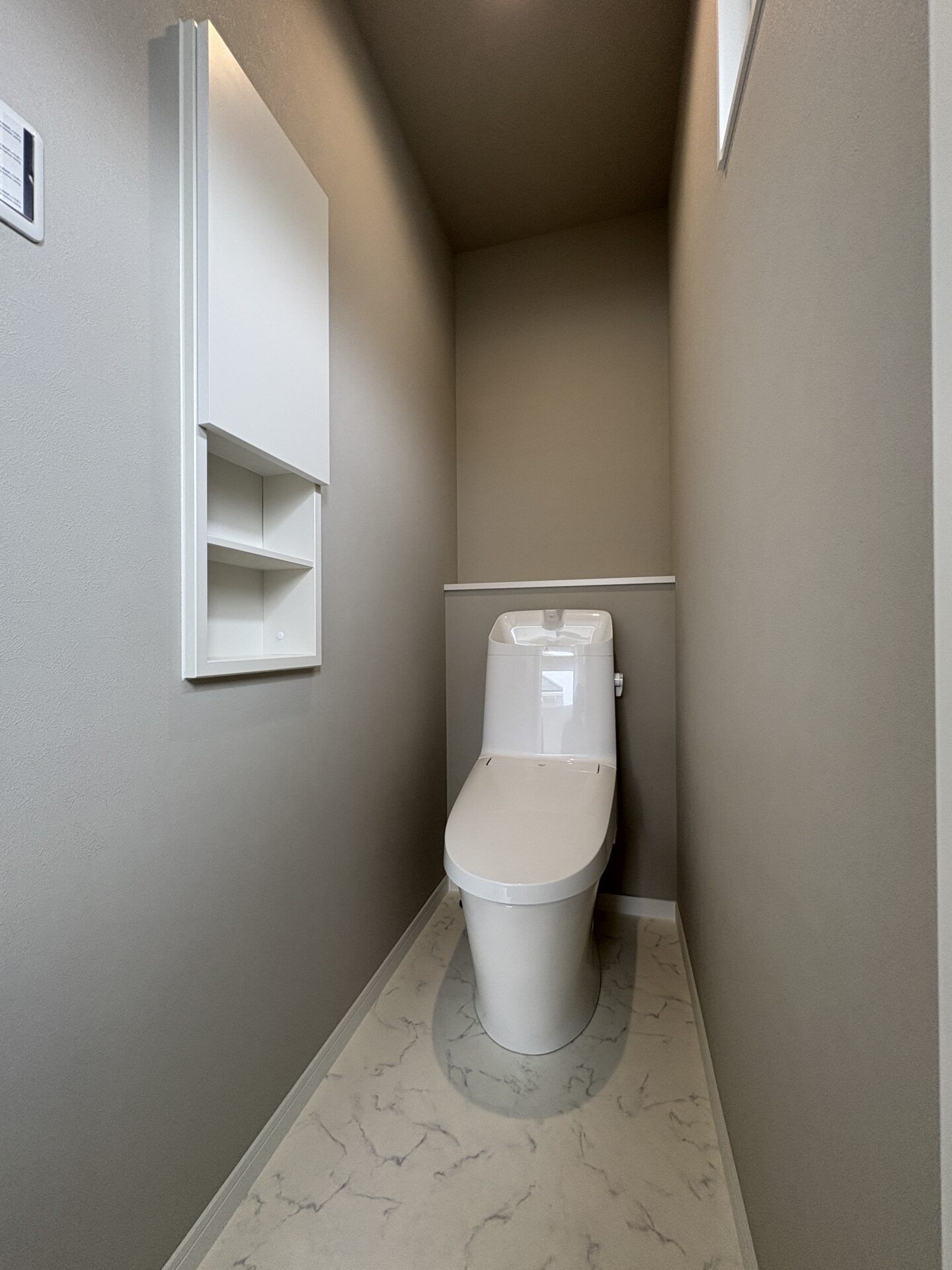 西甲府住宅ROOM TOUR #26　2Fトイレ