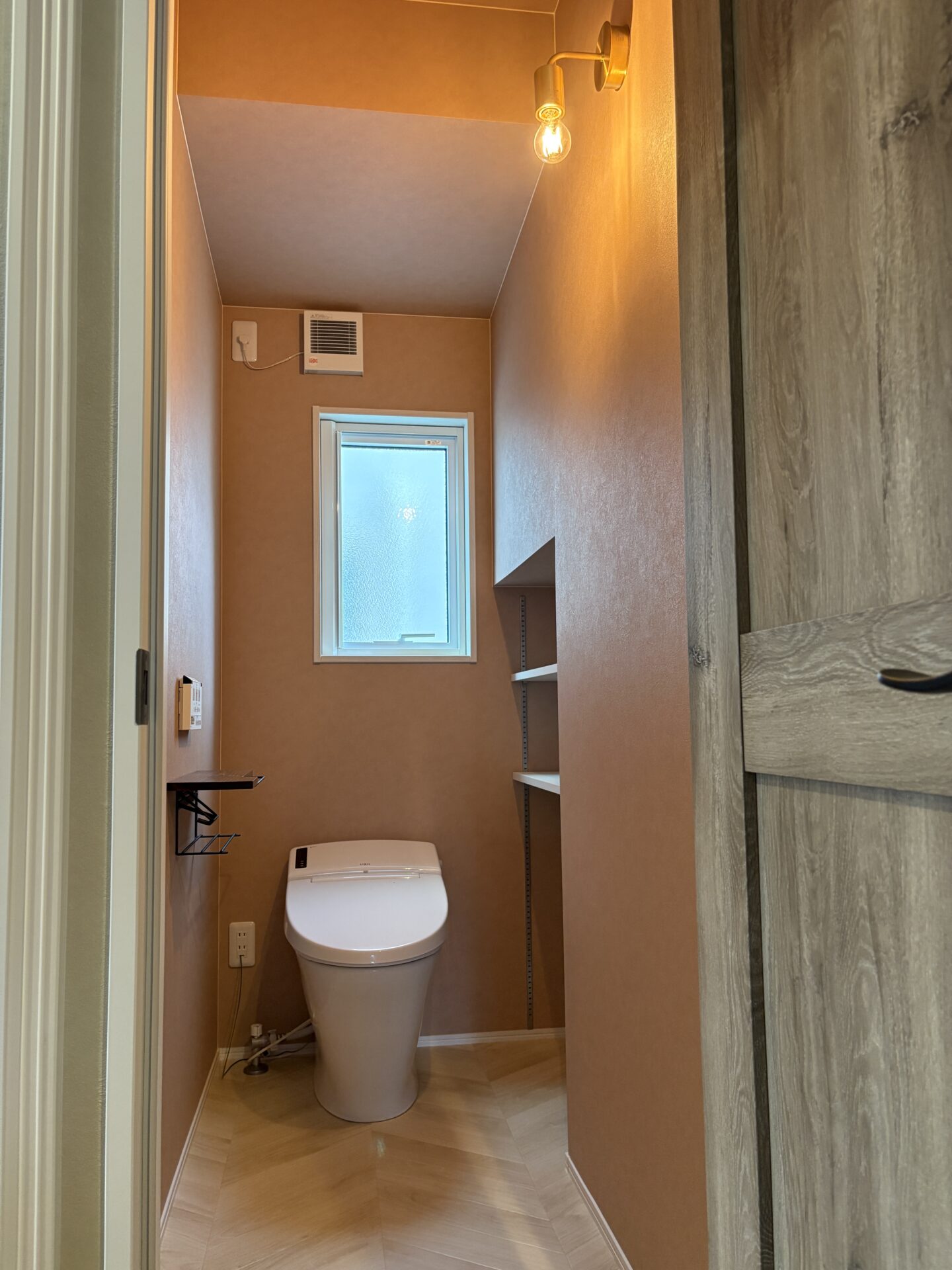 西甲府住宅ROOM TOUR #32　1Fトイレ