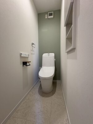 西甲府住宅ROOM TOUR #33　1Fトイレ