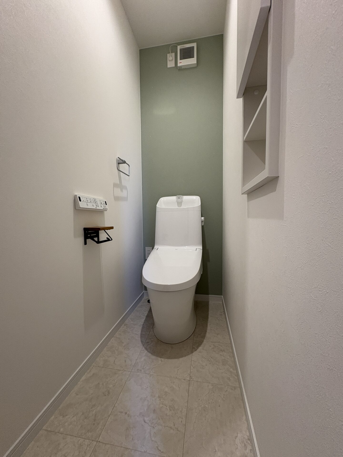 西甲府住宅ROOM TOUR #33　1Fトイレ