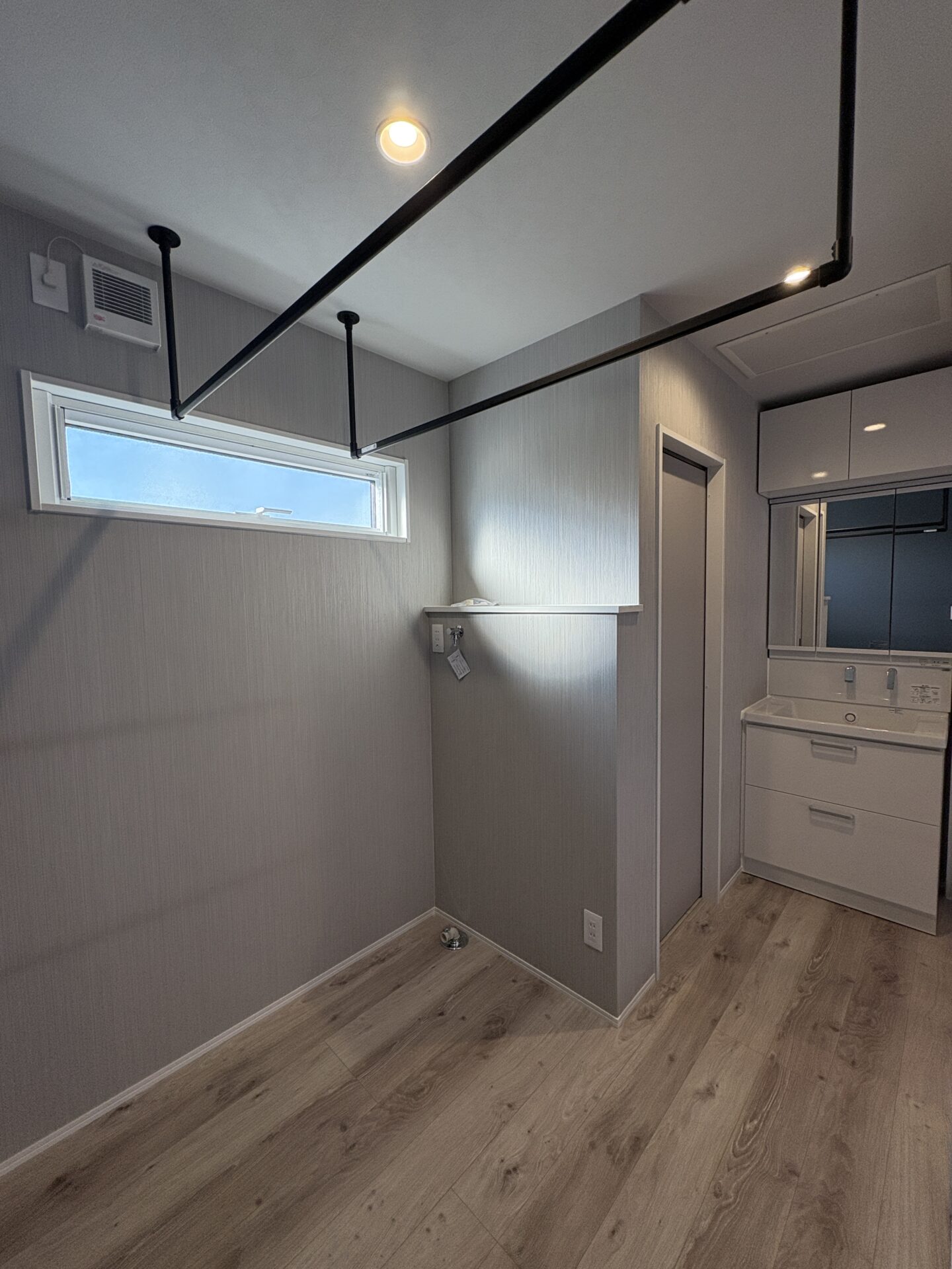 西甲府住宅ROOM TOUR #35　ランドリールーム