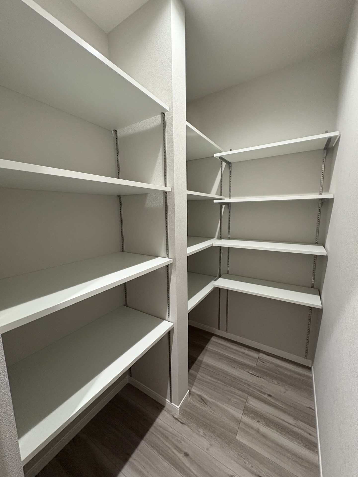 西甲府住宅ROOM TOUR #24　収納