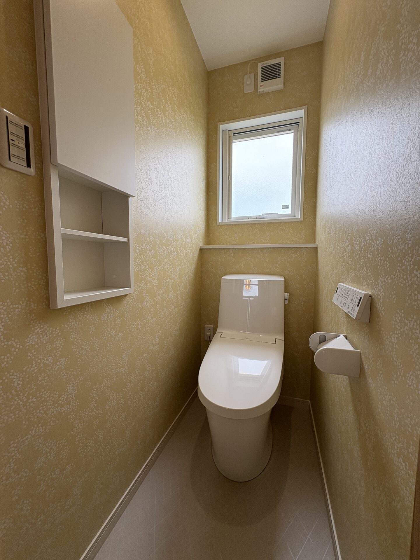 西甲府住宅ROOM TOUR #25　2Fトイレ