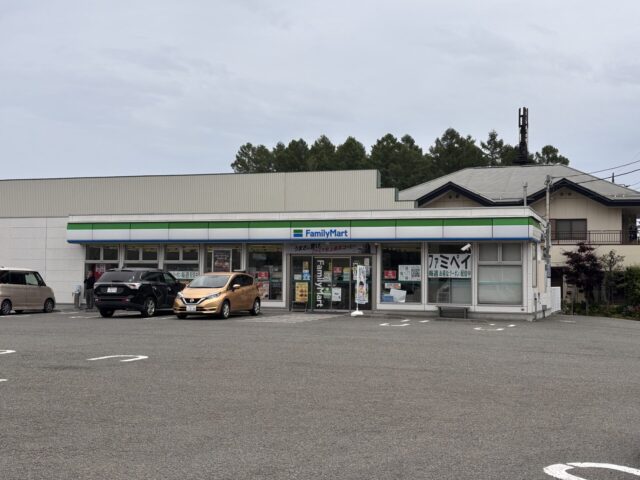ファミリーマート 河口湖フォレストモール前店：徒歩13分